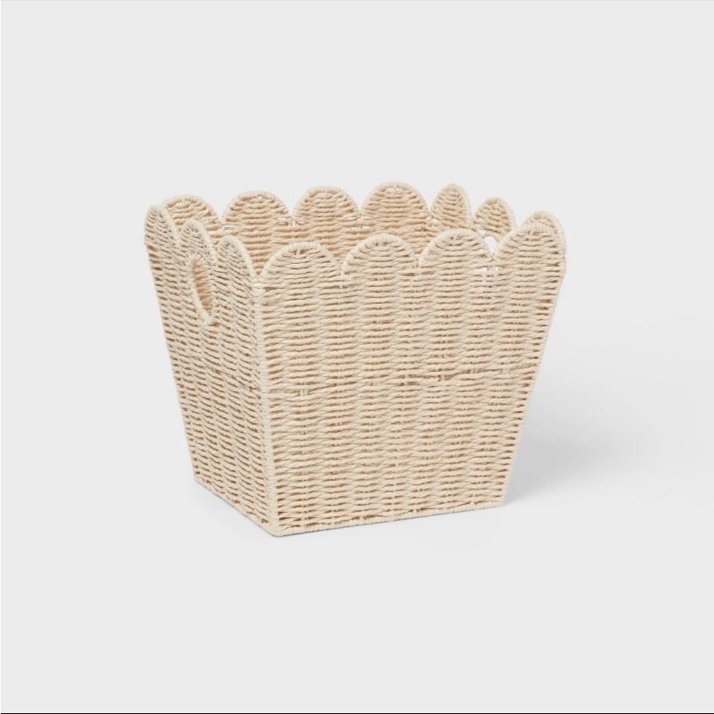 Large Woven Scallop Kids' Storage Basket - Pillowfort